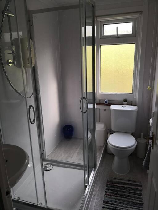 'Le Chalet Ii' Free Unlimited Wifi 2 Bed Chalet House Hodgeston Exterior photo
